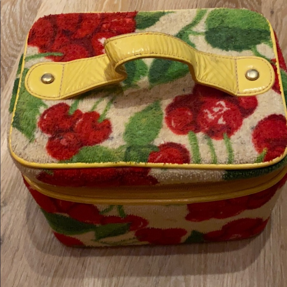 Juicy Couture make-up case train